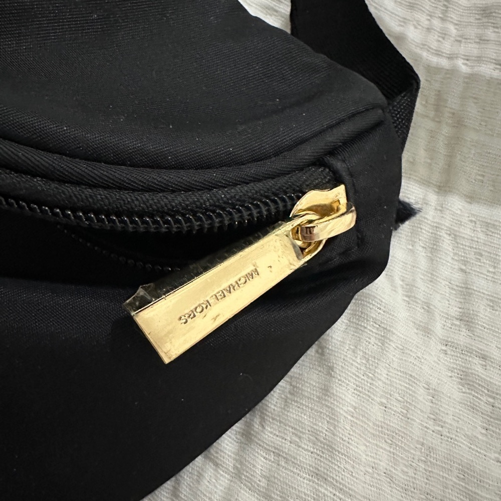Michael Kors Black Fannypack - Picture 4 of 7